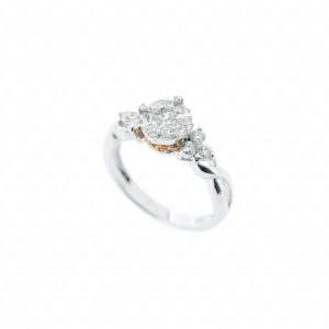 Sweet Classic Twist Diamond Ringเพชรประกบ เพชรต่อ illusion setting คู่บ่าวสาว หมั้น วิธี เริ่ม ขั้นตอน แหวนหมั้น แหวนเพชร แหวนผู้หญิง แหวนผู้ชาย แหวนทองคำ แหวนทองขาว แหวนทองคำขาว โรงแรม งานเช้า งานเลี้ยง จัดเตรียม ร้านเพชร ร้านแหวน ร้านเครื่องประดับ ร้านจิวเวลรี่ เซตแต่งงาน สร้อยคอ จี้ ต่างหู เพชร แหวนเพชรแท้ ร้านไหนดี ซื้อแหวนแต่งงาน แนะนำ รีวิว ราคา